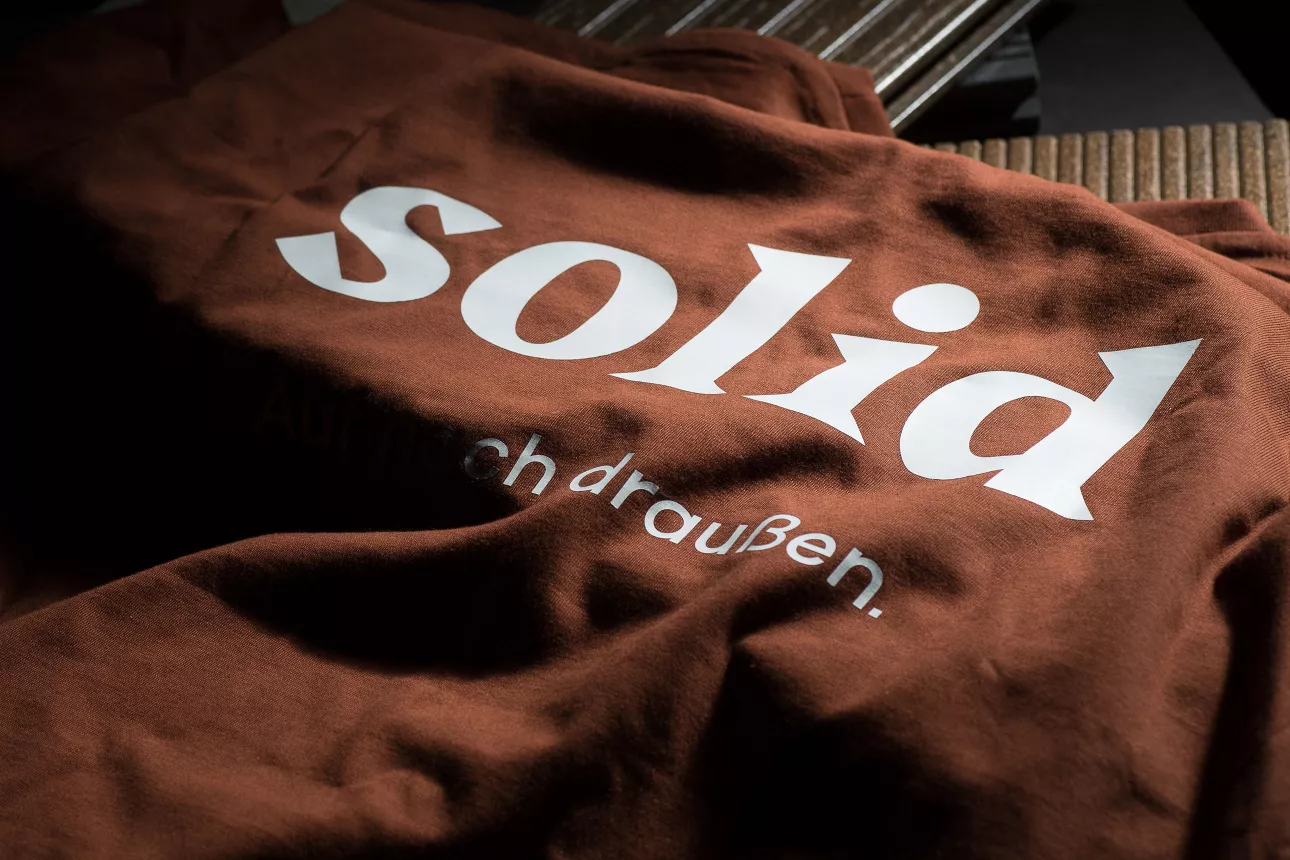 

<!-- THEME DEBUG -->
<!-- THEME HOOK: 'field' -->
<!-- FILE NAME SUGGESTIONS:
   ▪️ field--node--title--projekt.html.twig
   ✅ field--node--title.html.twig
   ▪️ field--node--projekt.html.twig
   ▪️ field--title.html.twig
   ▪️ field--string.html.twig
   ▪️ field.html.twig
-->
<!-- 💡 BEGIN CUSTOM TEMPLATE OUTPUT from 'themes/custom/oya/templates/field--node--title.html.twig' -->
Solid
<!-- END CUSTOM TEMPLATE OUTPUT from 'themes/custom/oya/templates/field--node--title.html.twig' -->

