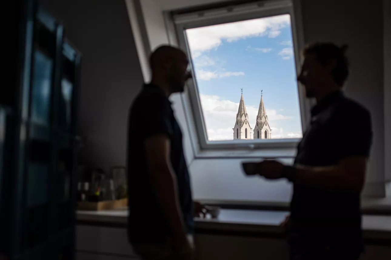 

<!-- THEME DEBUG -->
<!-- THEME HOOK: 'field' -->
<!-- FILE NAME SUGGESTIONS:
   ▪️ field--node--title--projekt.html.twig
   ✅ field--node--title.html.twig
   ▪️ field--node--projekt.html.twig
   ▪️ field--title.html.twig
   ▪️ field--string.html.twig
   ▪️ field.html.twig
-->
<!-- 💡 BEGIN CUSTOM TEMPLATE OUTPUT from 'themes/custom/oya/templates/field--node--title.html.twig' -->
Ebner
<!-- END CUSTOM TEMPLATE OUTPUT from 'themes/custom/oya/templates/field--node--title.html.twig' -->

