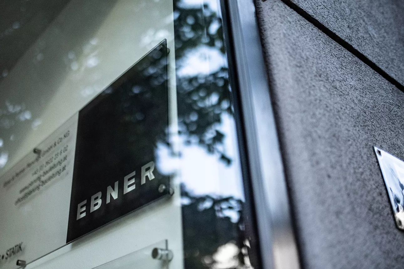 

<!-- THEME DEBUG -->
<!-- THEME HOOK: 'field' -->
<!-- FILE NAME SUGGESTIONS:
   ▪️ field--node--title--projekt.html.twig
   ✅ field--node--title.html.twig
   ▪️ field--node--projekt.html.twig
   ▪️ field--title.html.twig
   ▪️ field--string.html.twig
   ▪️ field.html.twig
-->
<!-- 💡 BEGIN CUSTOM TEMPLATE OUTPUT from 'themes/custom/oya/templates/field--node--title.html.twig' -->
Ebner
<!-- END CUSTOM TEMPLATE OUTPUT from 'themes/custom/oya/templates/field--node--title.html.twig' -->

