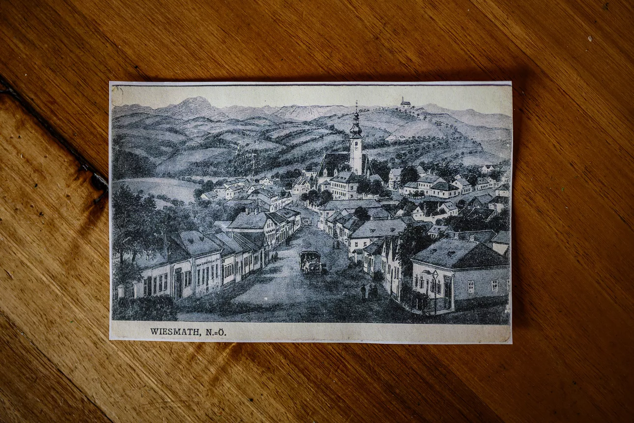 

<!-- THEME DEBUG -->
<!-- THEME HOOK: 'field' -->
<!-- FILE NAME SUGGESTIONS:
   ▪️ field--node--title--projekt.html.twig
   ✅ field--node--title.html.twig
   ▪️ field--node--projekt.html.twig
   ▪️ field--title.html.twig
   ▪️ field--string.html.twig
   ▪️ field.html.twig
-->
<!-- 💡 BEGIN CUSTOM TEMPLATE OUTPUT from 'themes/custom/oya/templates/field--node--title.html.twig' -->
Lechner
<!-- END CUSTOM TEMPLATE OUTPUT from 'themes/custom/oya/templates/field--node--title.html.twig' -->

