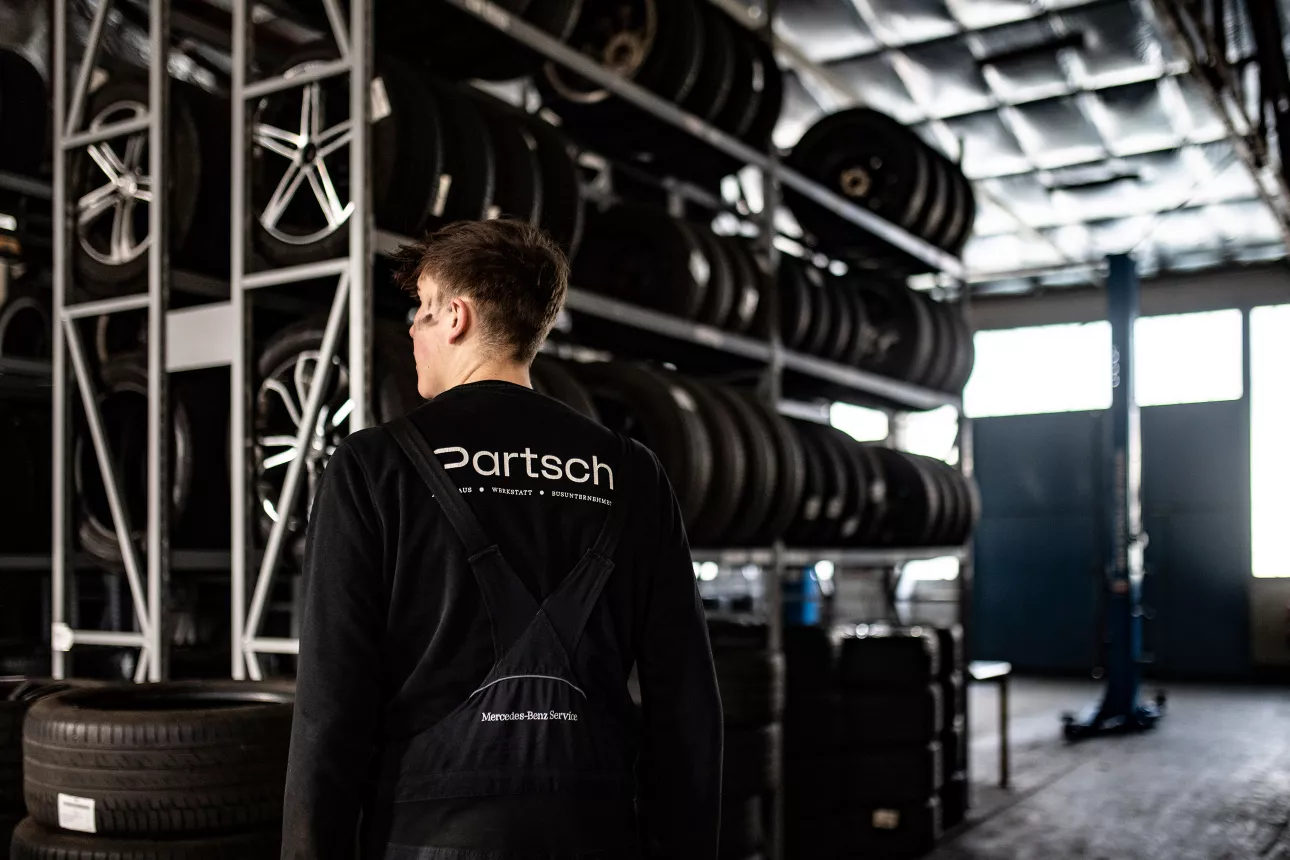 

<!-- THEME DEBUG -->
<!-- THEME HOOK: 'field' -->
<!-- FILE NAME SUGGESTIONS:
   ▪️ field--node--title--projekt.html.twig
   ✅ field--node--title.html.twig
   ▪️ field--node--projekt.html.twig
   ▪️ field--title.html.twig
   ▪️ field--string.html.twig
   ▪️ field.html.twig
-->
<!-- 💡 BEGIN CUSTOM TEMPLATE OUTPUT from 'themes/custom/oya/templates/field--node--title.html.twig' -->
Partsch
<!-- END CUSTOM TEMPLATE OUTPUT from 'themes/custom/oya/templates/field--node--title.html.twig' -->

